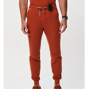 New, FIGS Slim Tansen Jogger Scrub Pants- Men Size M, Auburn